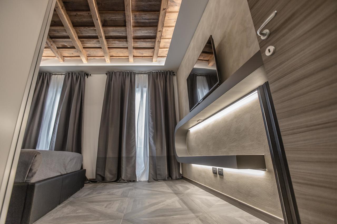 Davinci Apartament Near Duomo *